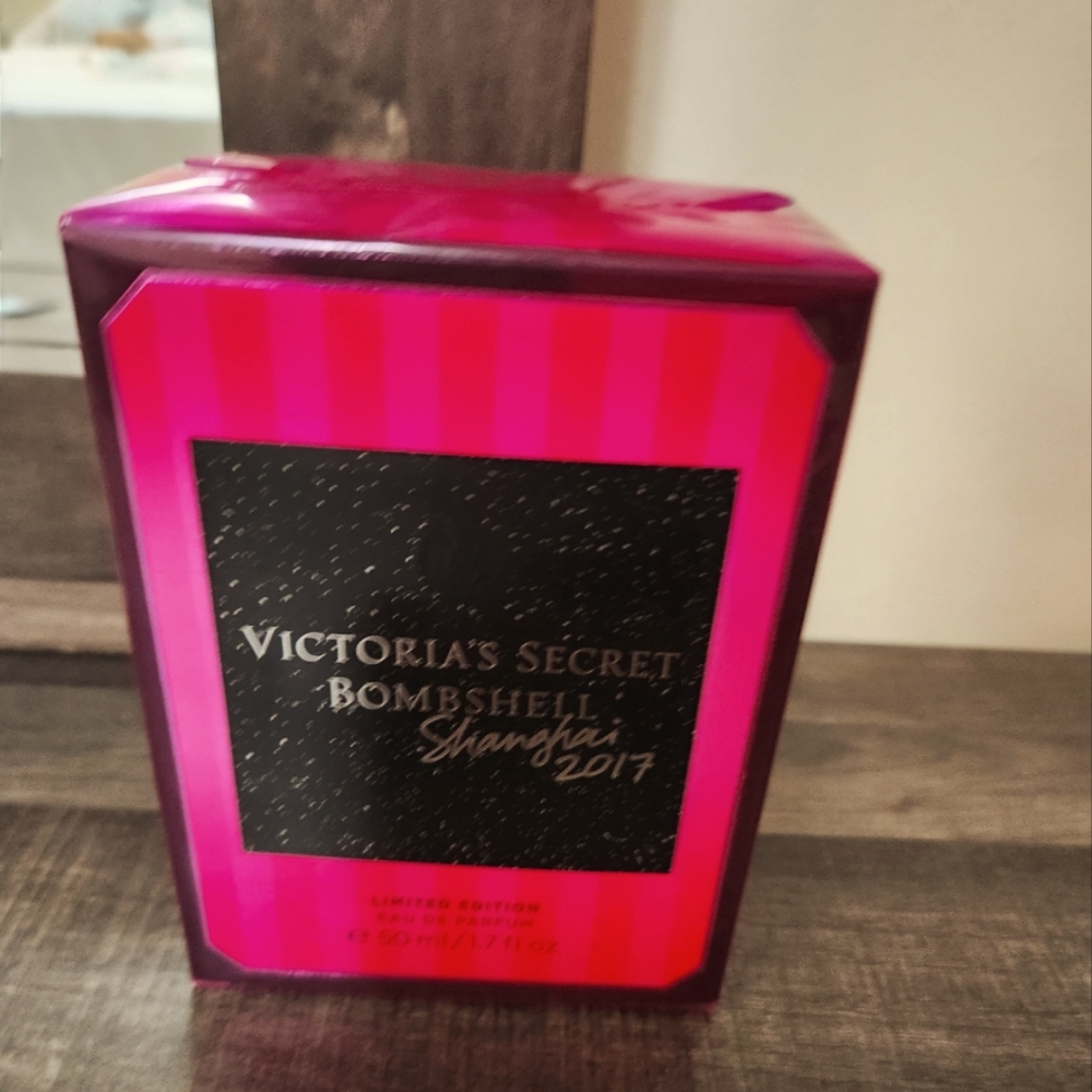 VS Bombshell